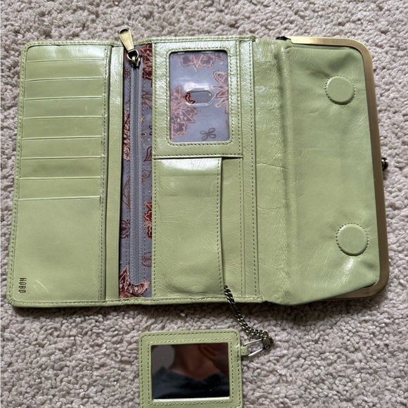 HOBO Rachel Pale Green Frame Clutch / Wallet - Picture 4 of 6